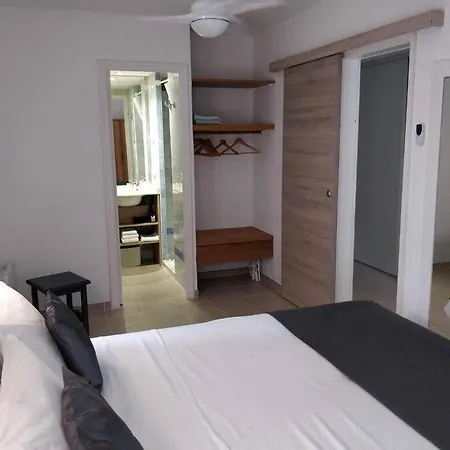 St Raphaël 37m2, Piscine, Wifi, Commerces 5mn à Pieds
