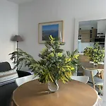 St Raphael 37m2, Piscine, Wifi, Commerces 5mn A Pieds 아파트