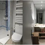 St Raphael 37m2, Piscine, Wifi, Commerces 5mn A Pieds 아파트