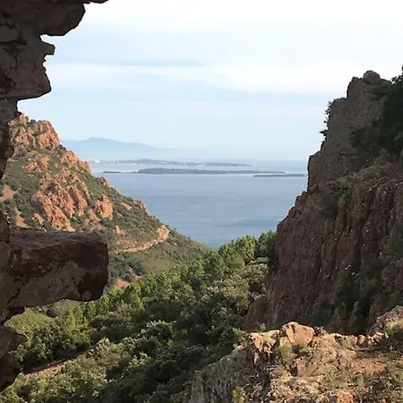 St Raphael 37m2, Piscine, Wifi, Commerces 5mn A Pieds